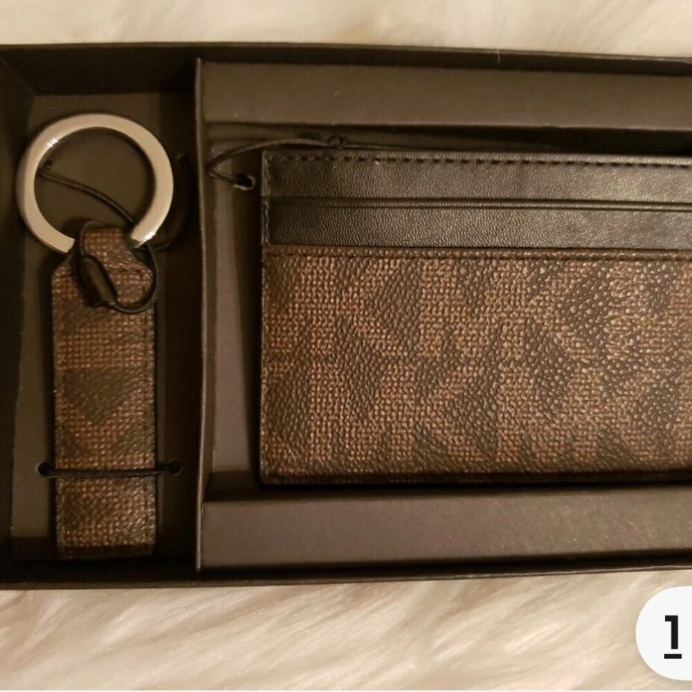 Michael Kors Logo Printed Card + Key Holder Set